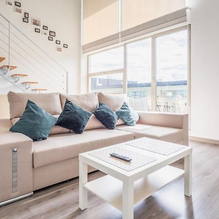 El Ventero Apartment - Elegante Apt Para 5 Con Terraza, Wi-Fi Y Aparcamiento En La Calle Camarma de Esteruelas Extérieur photo