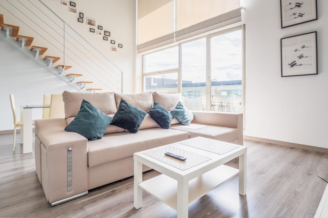 El Ventero Apartment - Elegante Apt Para 5 Con Terraza, Wi-Fi Y Aparcamiento En La Calle Camarma de Esteruelas Extérieur photo