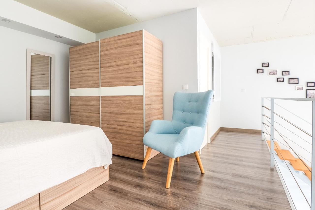 El Ventero Apartment - Elegante Apt Para 5 Con Terraza, Wi-Fi Y Aparcamiento En La Calle Camarma de Esteruelas Extérieur photo