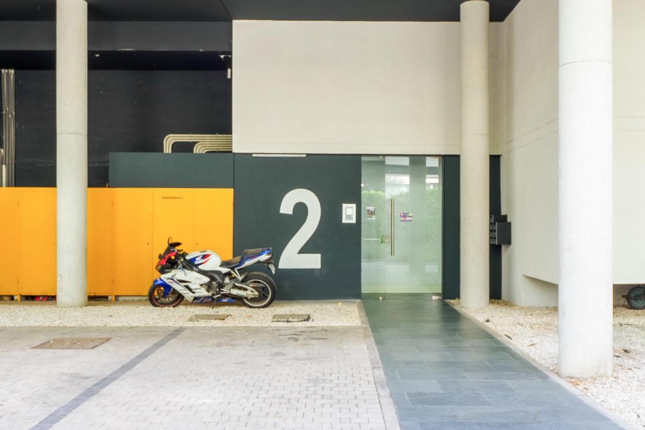 El Ventero Apartment - Elegante Apt Para 5 Con Terraza, Wi-Fi Y Aparcamiento En La Calle Camarma de Esteruelas Extérieur photo