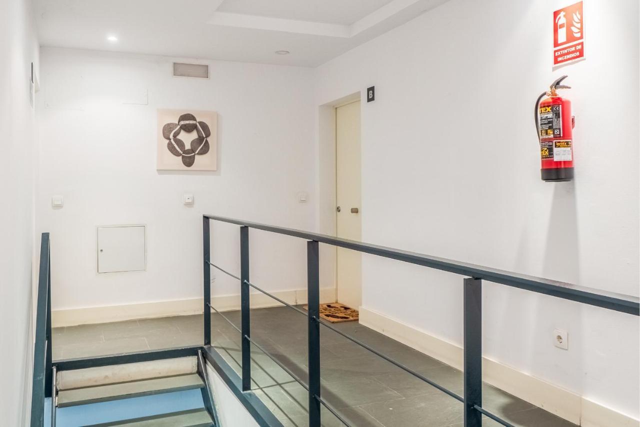 El Ventero Apartment - Elegante Apt Para 5 Con Terraza, Wi-Fi Y Aparcamiento En La Calle Camarma de Esteruelas Extérieur photo