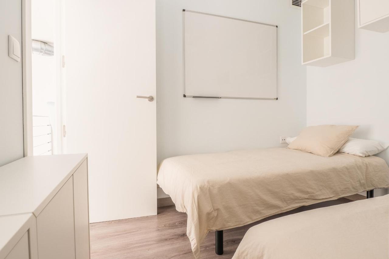 El Ventero Apartment - Elegante Apt Para 5 Con Terraza, Wi-Fi Y Aparcamiento En La Calle Camarma de Esteruelas Extérieur photo